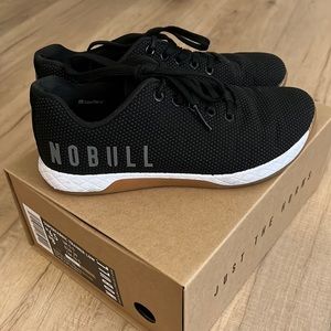 NO BULL trainers black white guar gum size 8, used